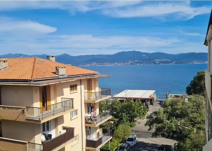 Apartment Spacious With Sea View